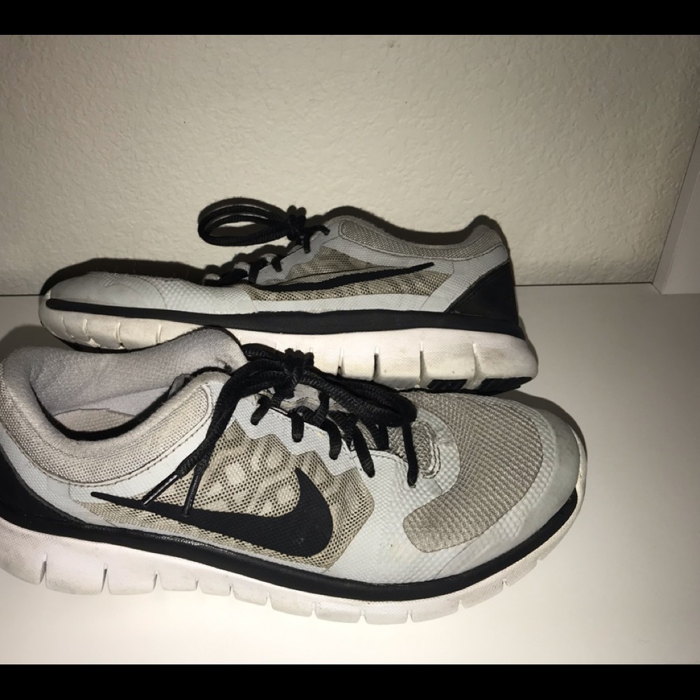 ‼️Nike Flex Run shoes 6Y‼️